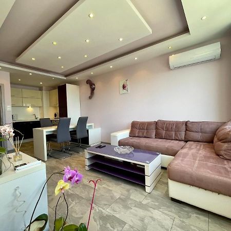 Апартамент Чаролит / Apartment Charoite Burgas Exterior photo