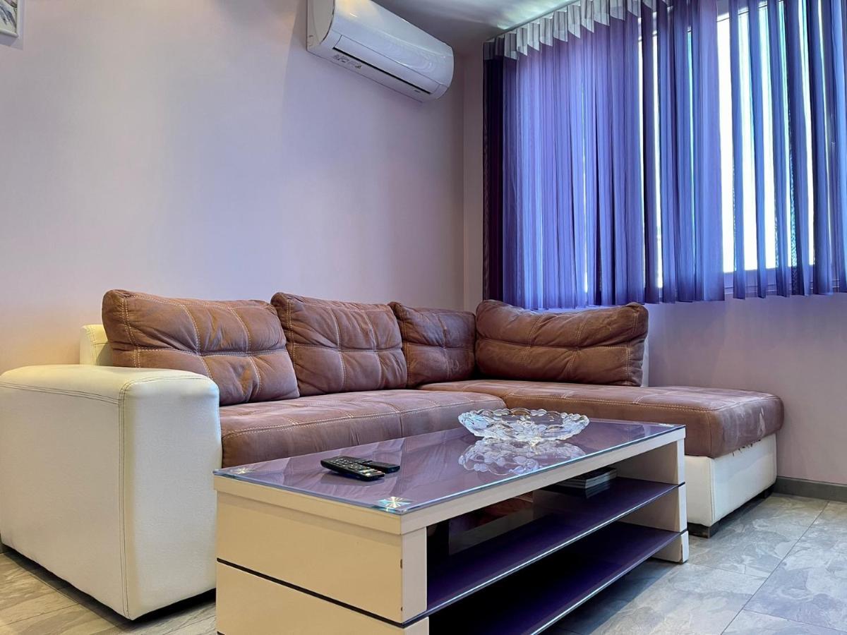 Апартамент Чаролит / Apartment Charoite Burgas Exterior photo